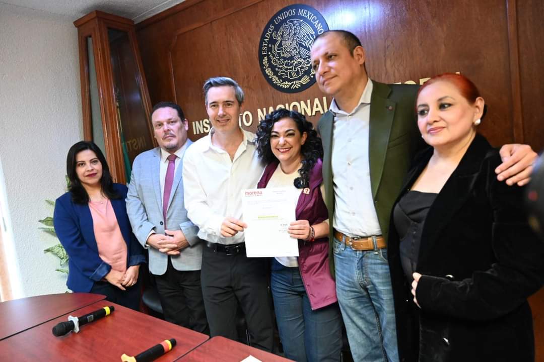 Se registran Olga Sosa Ruíz y JR Gómez Leal ante el INE para la candidatura del senado