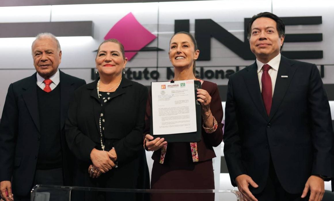 Claudia Sheinbaum se registra ante el INE