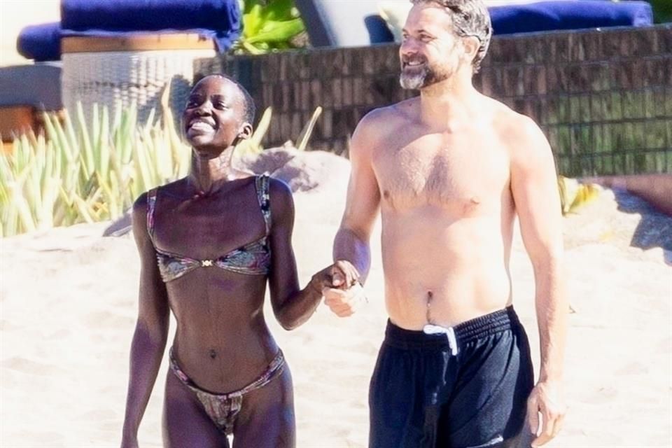 Nyong’o y Jackson disfrutan del calor en Puerto Vallarta