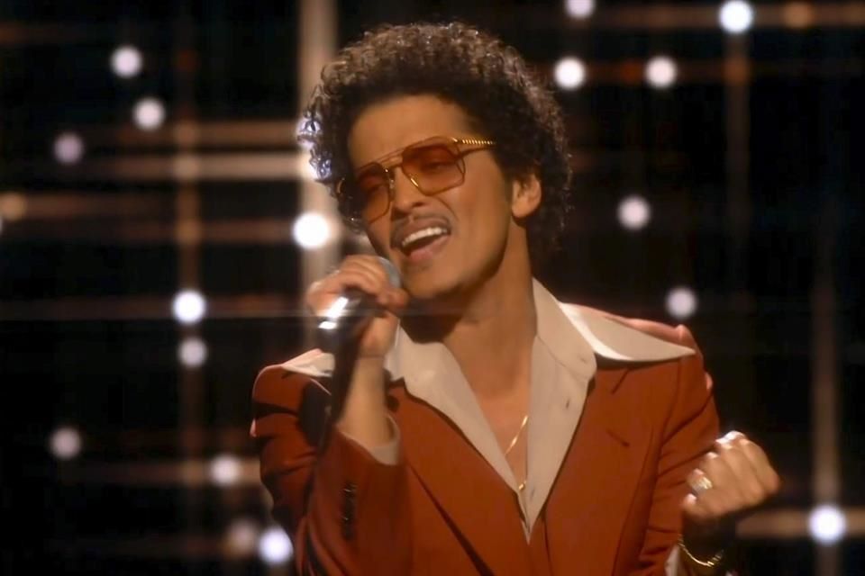 Afirman que Bruno Mars debe 50 mdd a un casino en Las Vegas