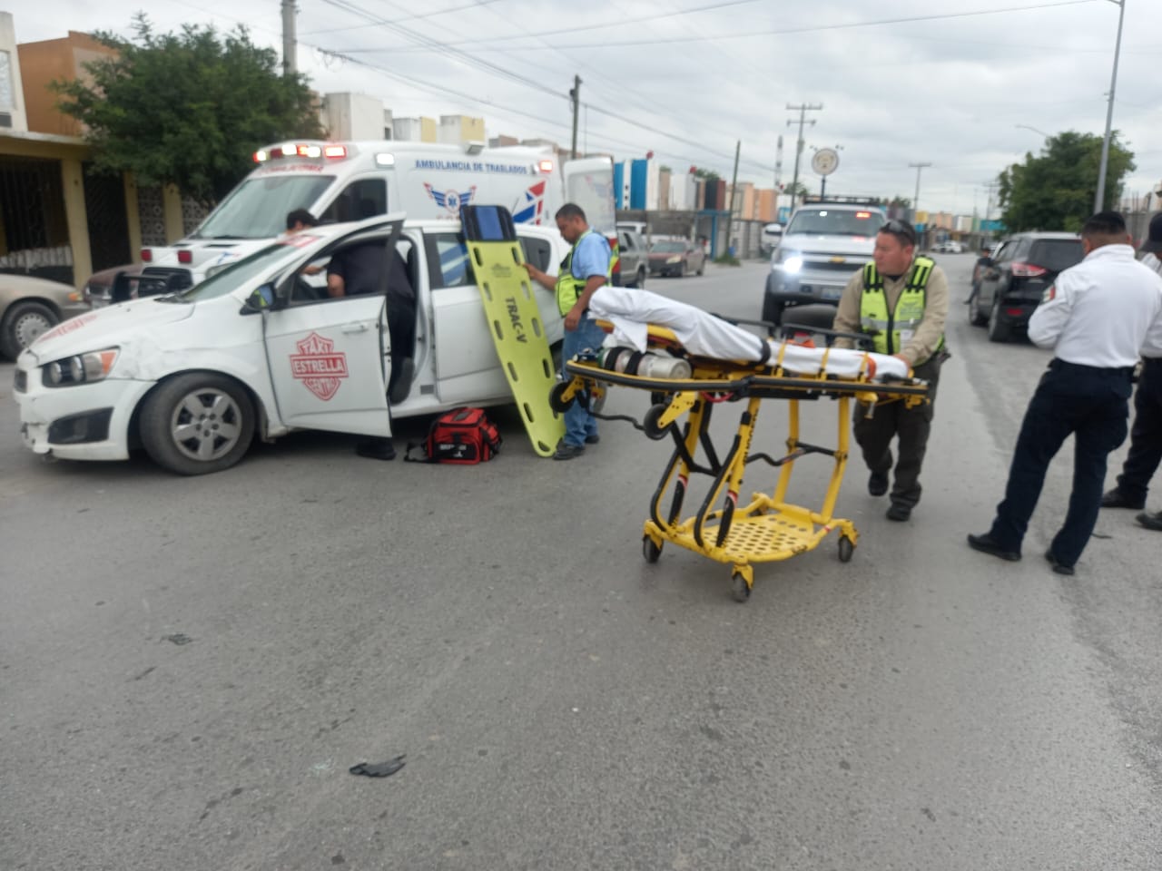 Tres vehículos colisionan en avenida de Matamoros