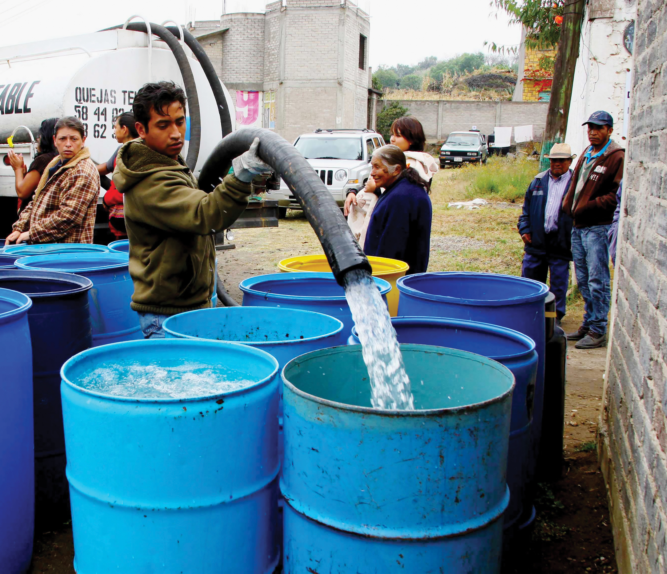 Un millón de casas son dependientes de pipas para abastecerse de agua