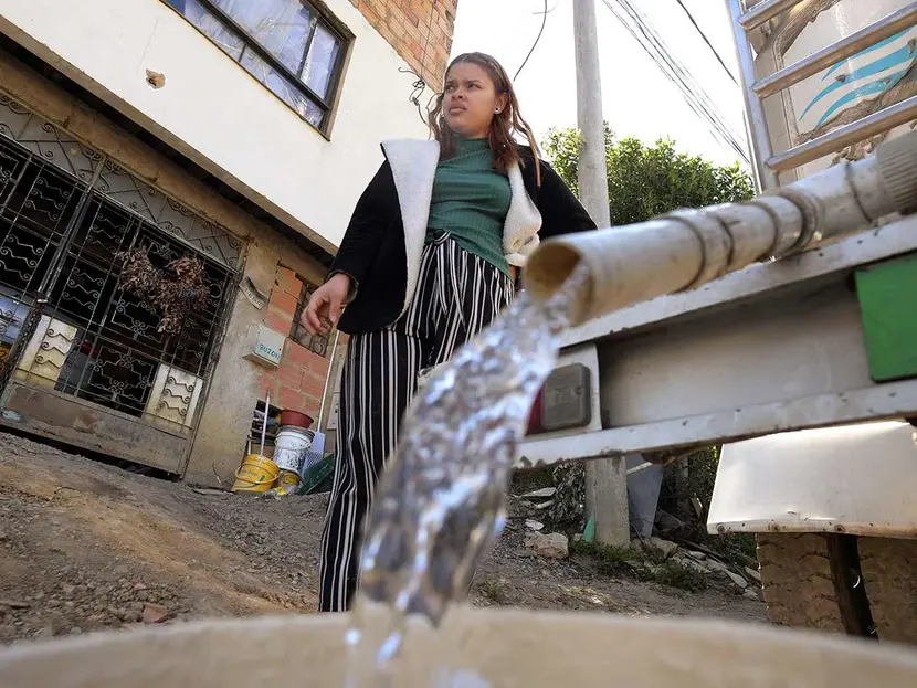 Bogotá multará de entre 180 a 310 dólares por tirar agua en plena sequía