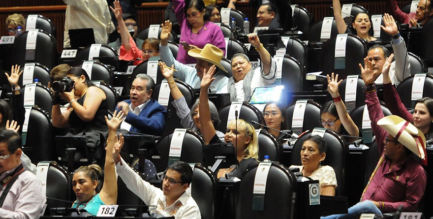 Legisladores de Oposición protestaron contra ajuste de técnica en fondo de pensiones