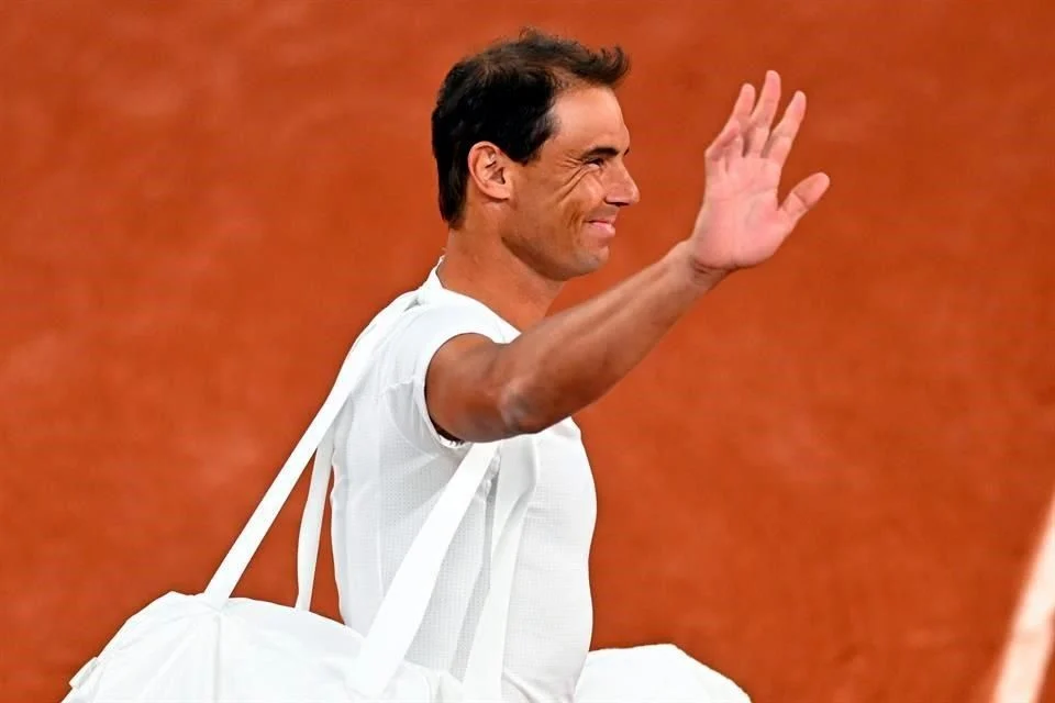 Nadal regresa a París y recibe gran bienvenida