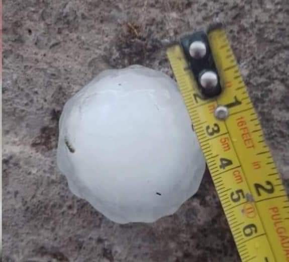 Granizo y la lluvia sorprenden a Puebla, provoca inundaciones