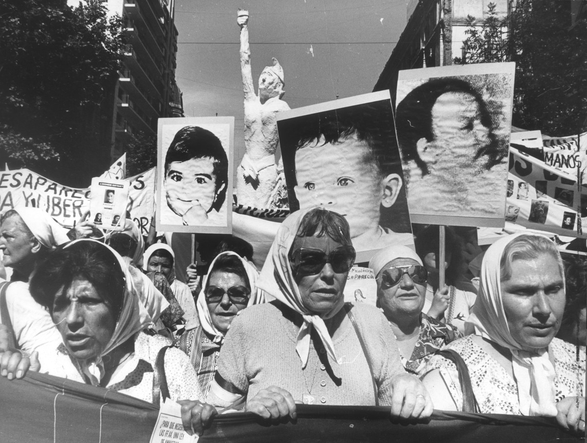 La increíble resistencia las Madres y Abuelas de la Plaza de Mayo