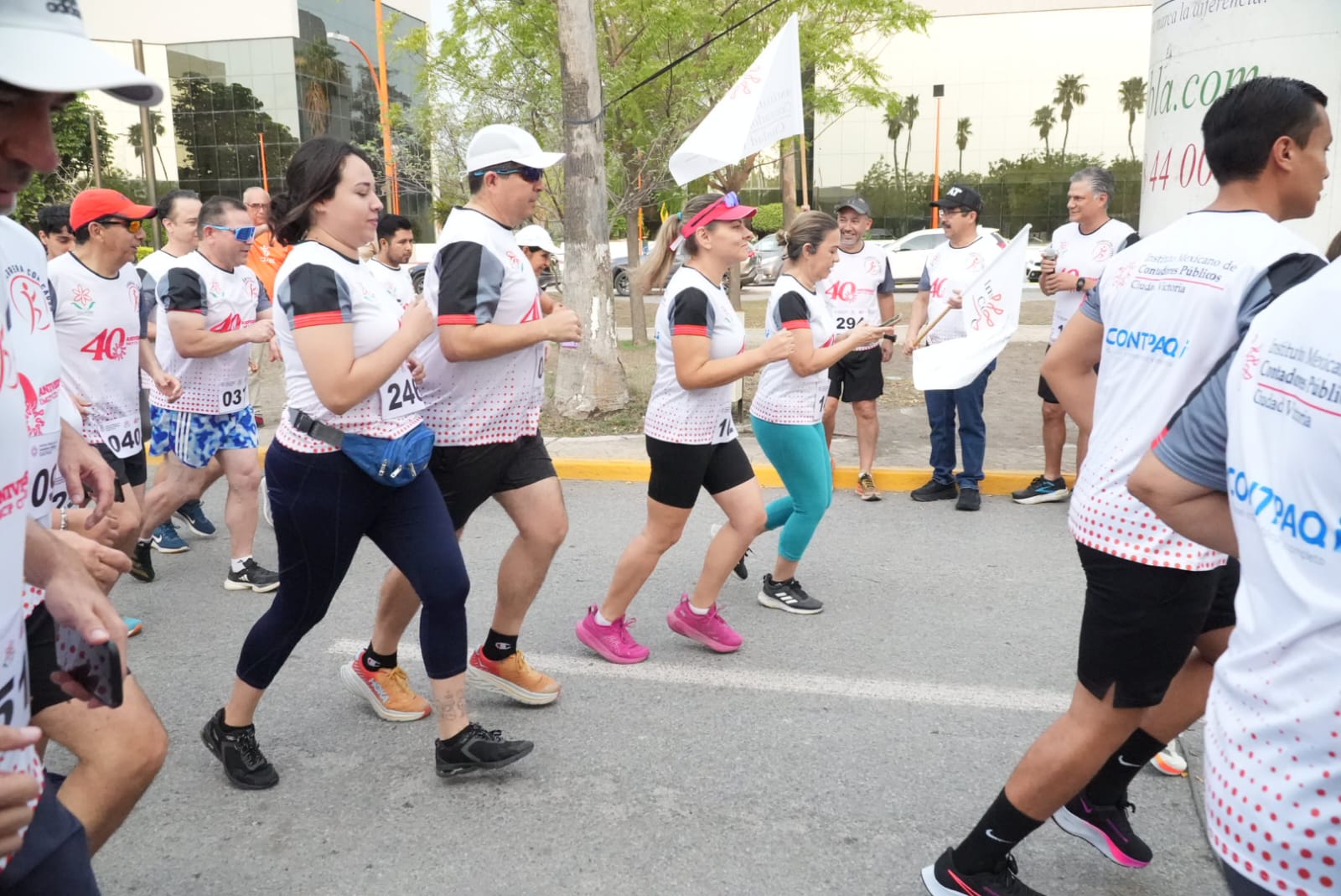 Organiza la UAT carrera pedestre a favor de asociación contra el cáncer