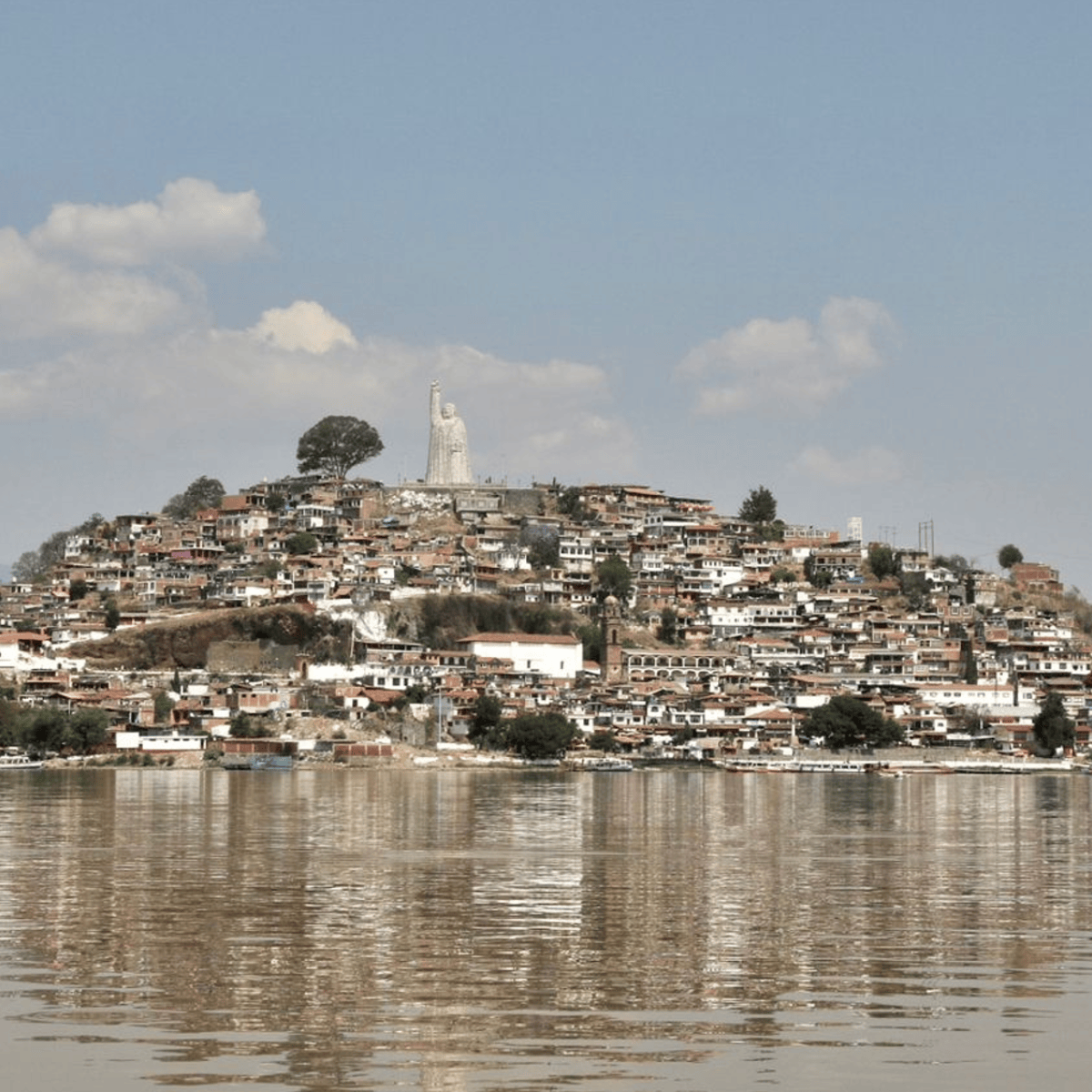 Impide la FGR red ilegal de extracción de agua en Pátzcuaro