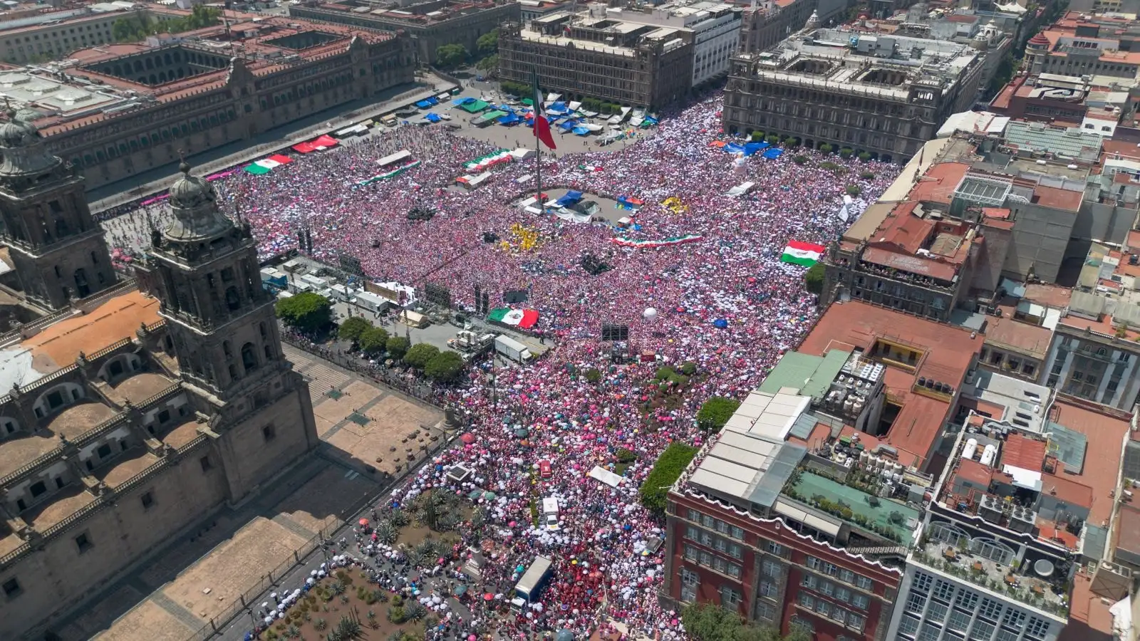 La “Marea Rosa” congrega a más de 90 mil personas