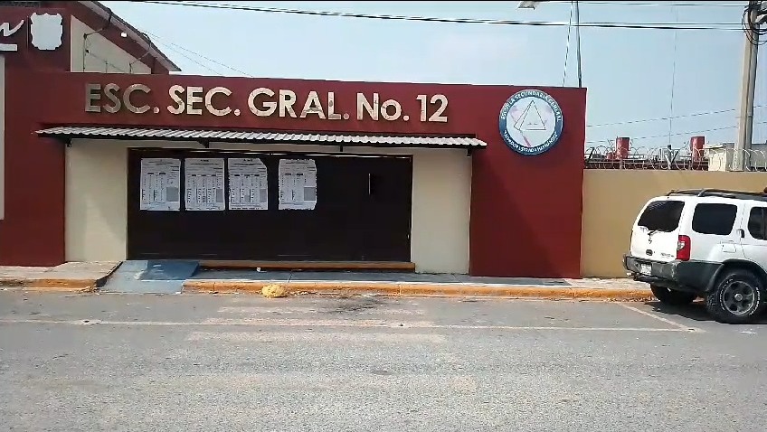 AHORA RESIDENTES DE LA COLONIA HACIENDA DEL SOL SE MANIFIESTAN EN CFE   