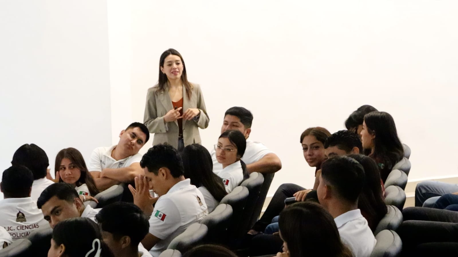 Continúan las conferencias para estudiantes de la USJT por parte de CRETAM
