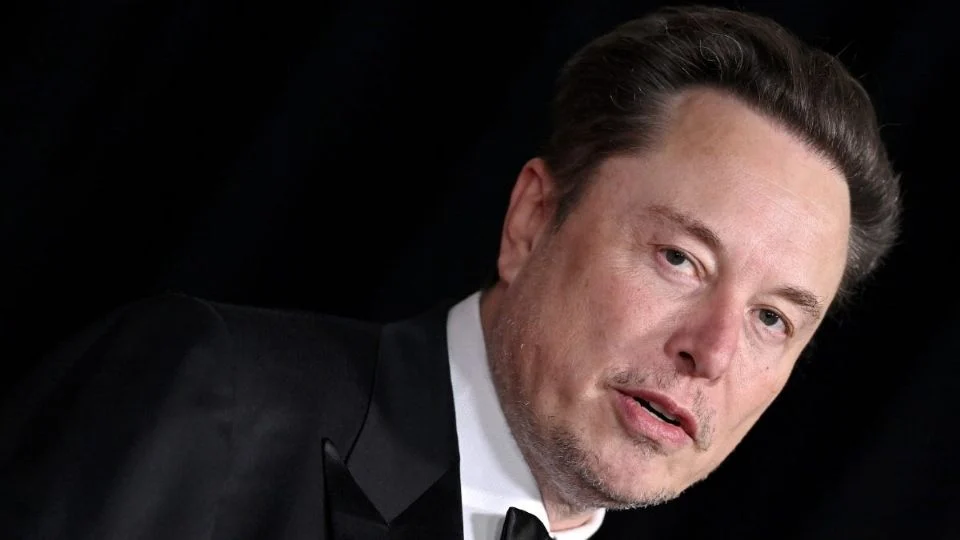 Elon Musk nuevamente señalado de acoso sexual