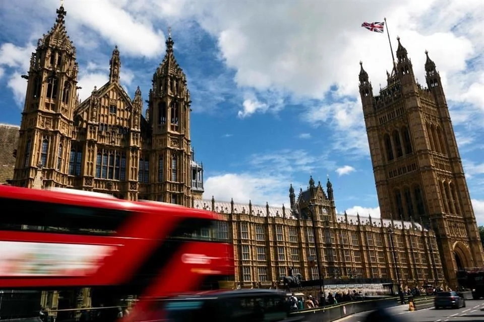 Se postula candidato de IA a Parlamento en Inglaterra