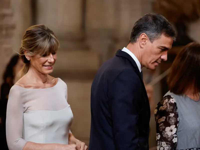Aplazan la declaración de la esposa de Pedro Sánchez