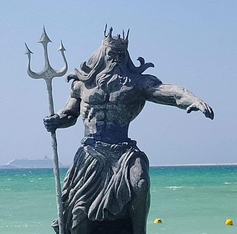 Organizan evento para destruir estatua de Poseidón en Yucatán