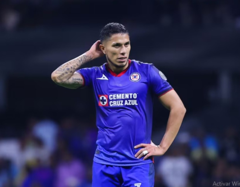 Carlos Salcedo ya no es más  jugador del Cruz Azul