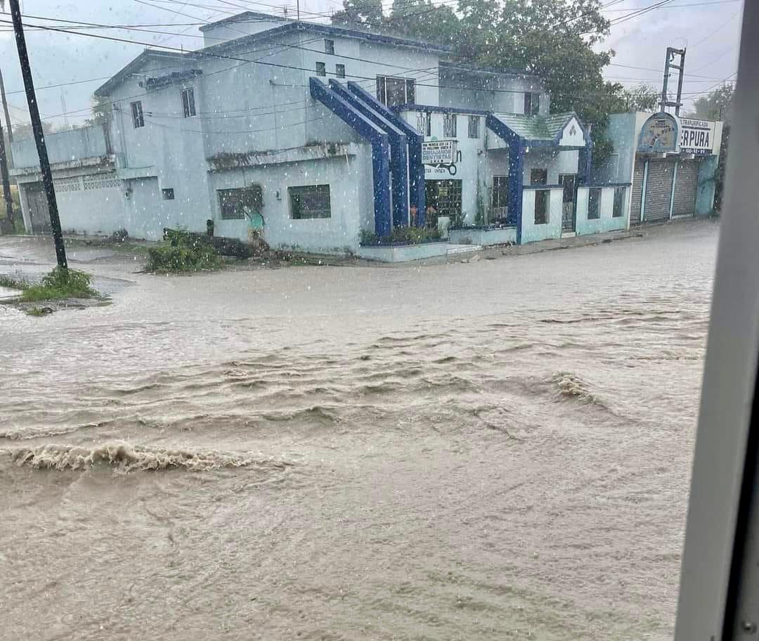 Lluvias causan inundaciones y daños en San Fernando