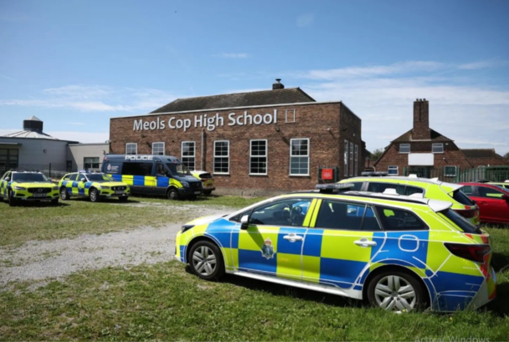Apuñalamiento múltiple en Inglaterra deja dos menores muertos