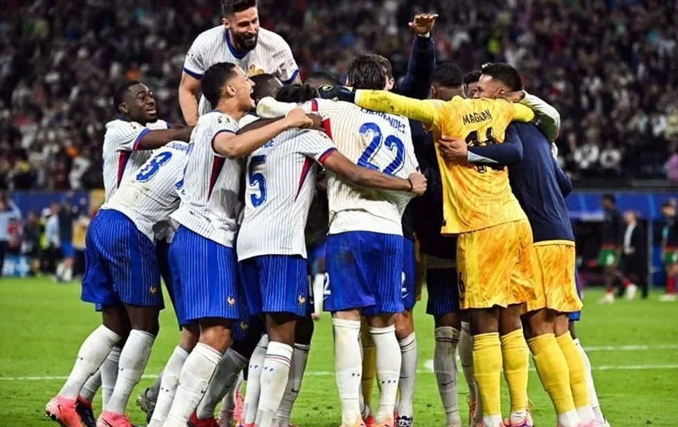 Francia vence en penales y va a Semis de la Euro