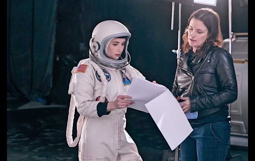Es Emma Roberts una aprendiz de la NASA en ‘Novata Espacial’
