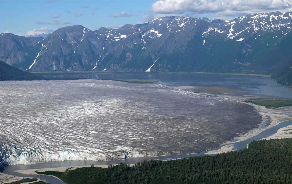 Se derrite campo de hielo de Alaska a un ritmo ‘increíblemente preocupante’
