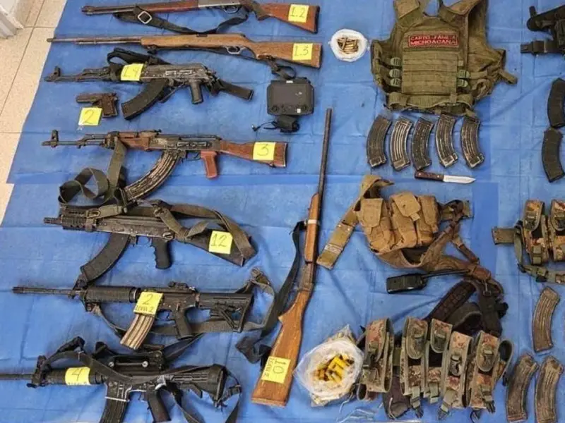Aseguran armas en comunidad de Teloloapan, Guerrero