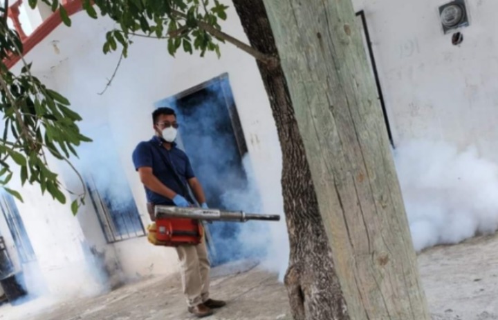 SECRETARÍA DE SALUD DARÁ PRIORIDAD A ESCUELAS PARA LIMPIAR Y FUMIGAR CONTRA EL DENGUE