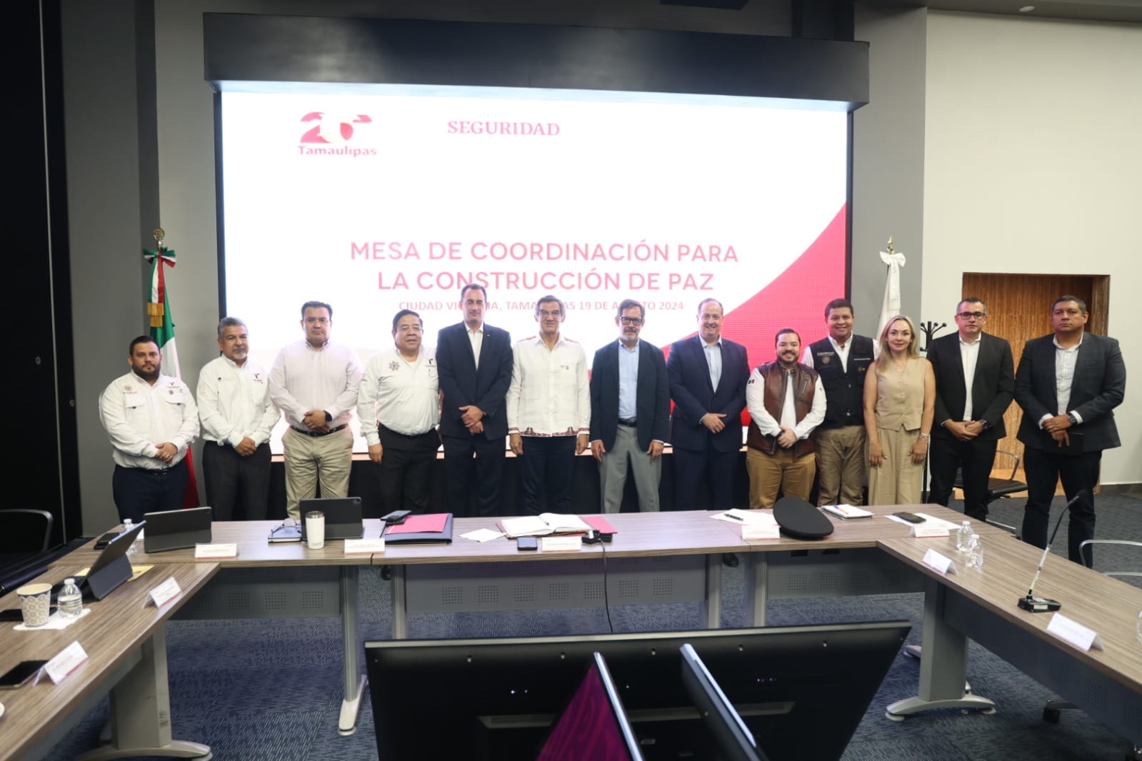 Participan ejecutivos de FEMSA en reunión de seguridad con AVA y reconocen avances