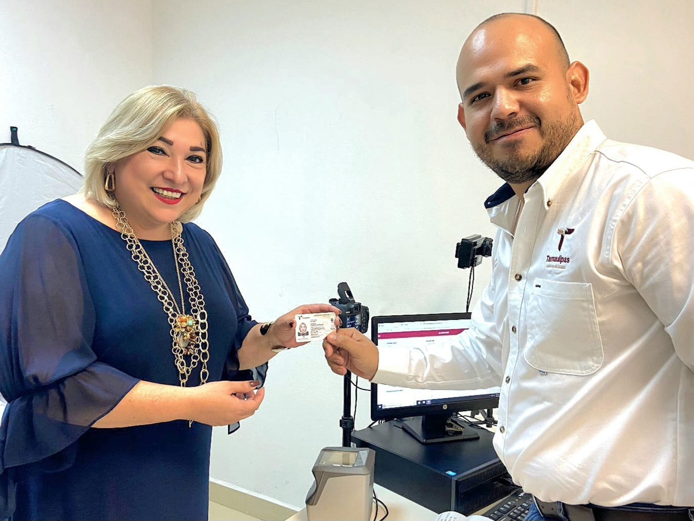 Invita Adriana Lozano a tramitar Licencia de Conducir para Automovilista