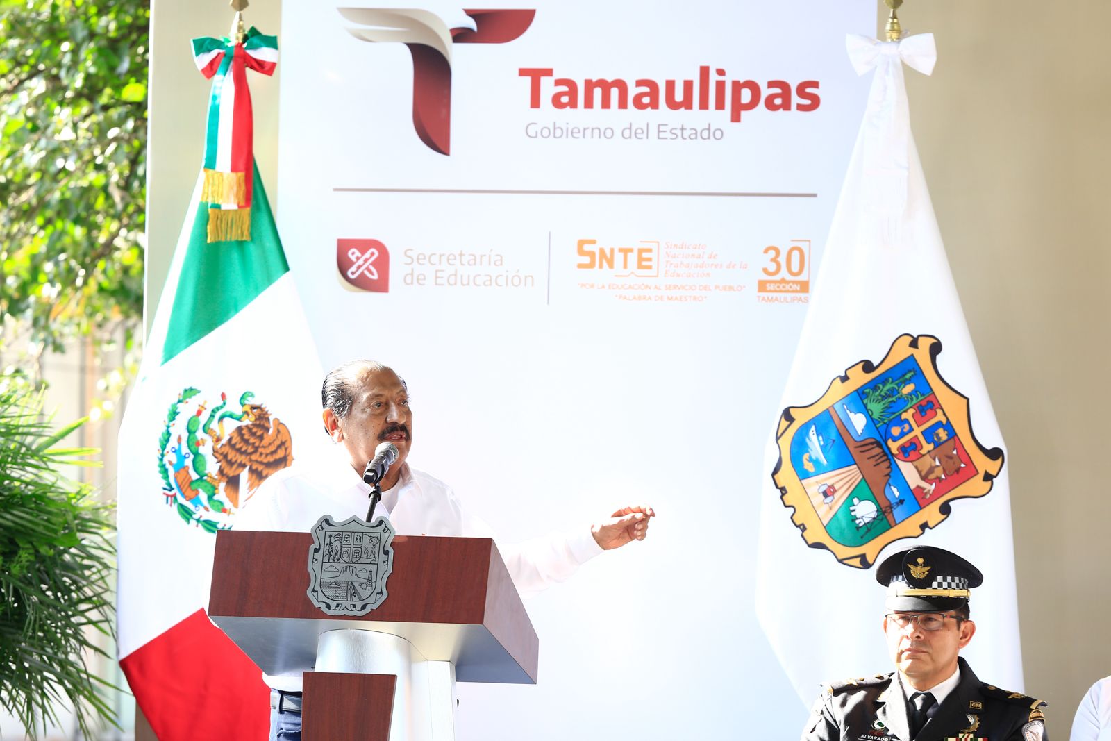 RECONOCE SECCIÓN 30 DEL SNTE GESTIONES DEL GOBERNADOR