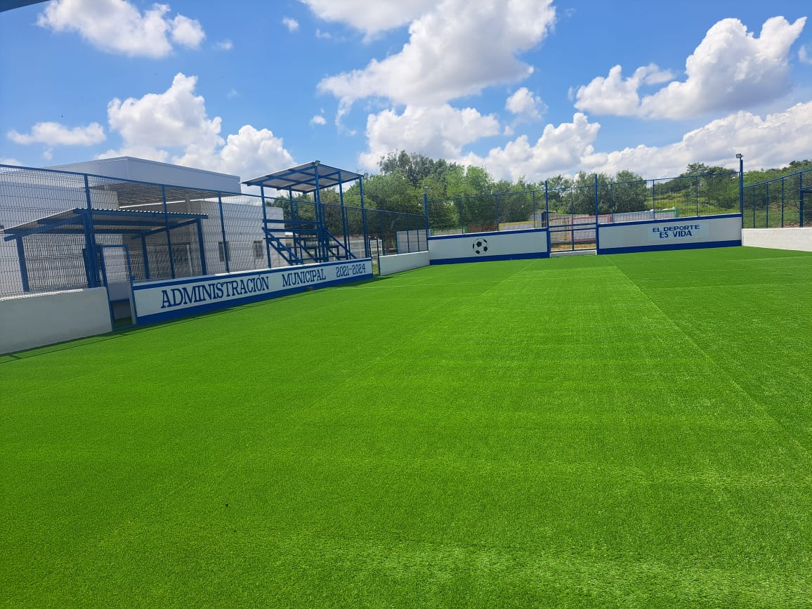 Inauguran primera cancha de fútbol rápido en Mendez