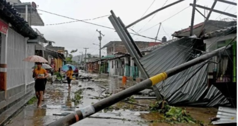 Suman 13 muertos por huracán John en Guerrero
