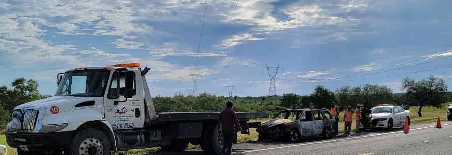 Vehículo se Incendia en Carretera San Fernando-Río Bravo: Dueño Logra Evacuar