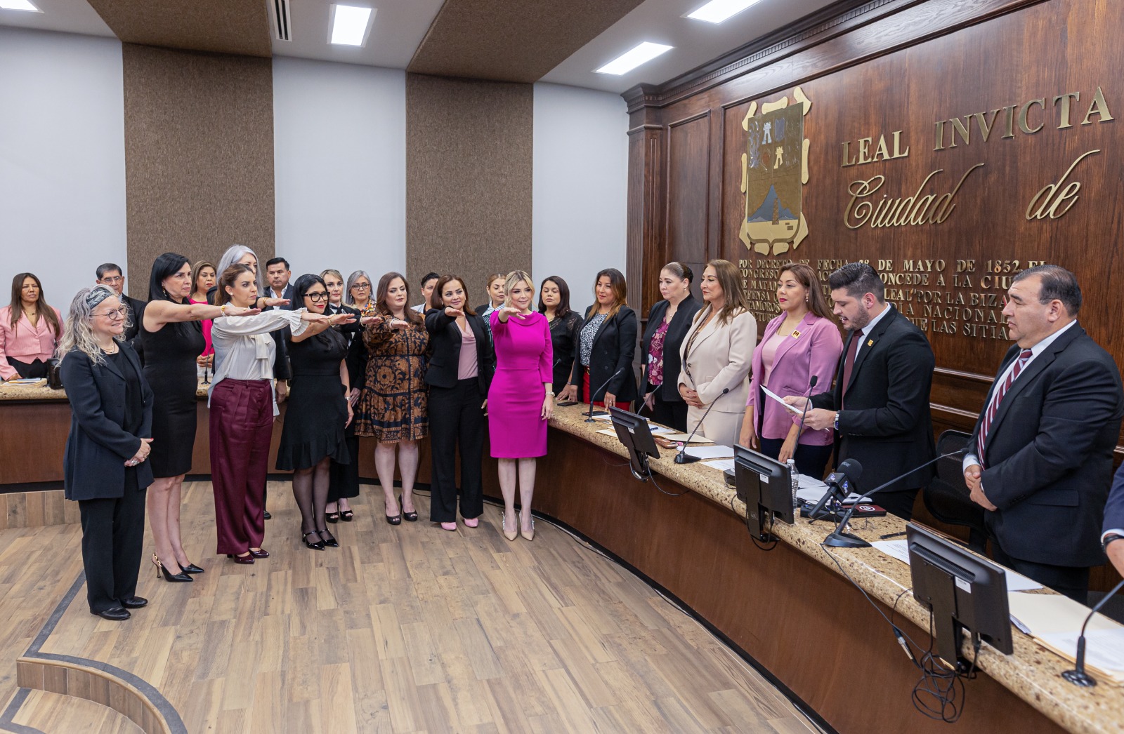 Toman protesta las valiosas mujeres que llevaran las riendas del Sistema DIF Municipal