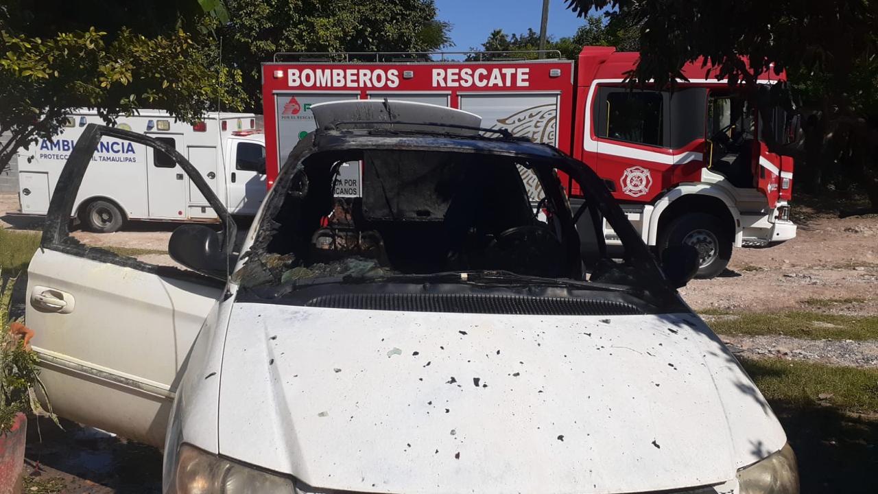 Incendio de vehículo en la colonia Tamaulipas, San Fernando, deja solo daños materiales