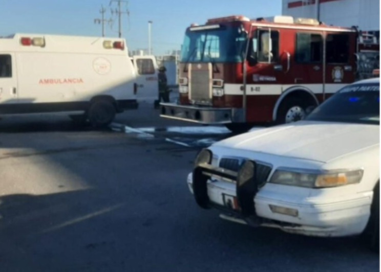 Trabajador sufre grave accidente ; sus manos quedan atoradas en maquina