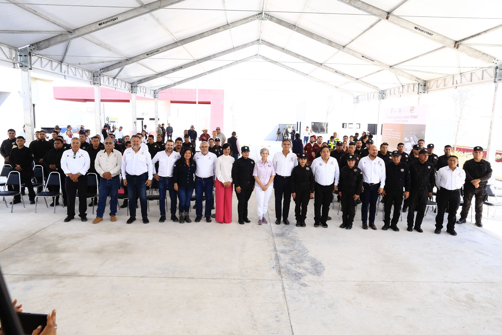 Inaugura Américo Complejo de Seguridad, Parador turístico y arranca brigada asistencial