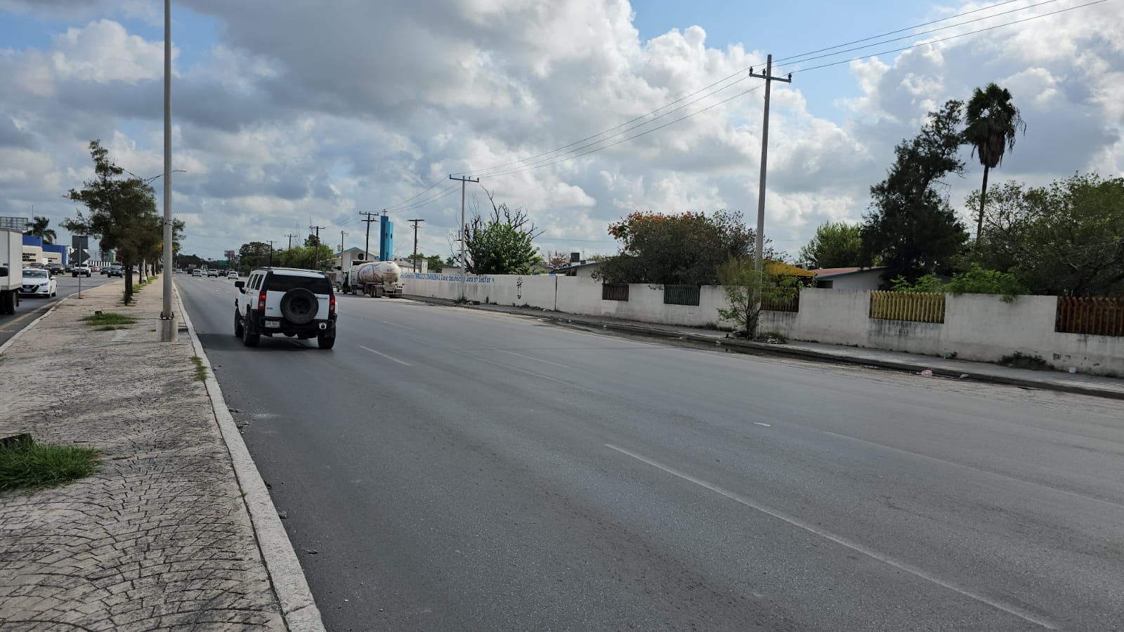 Vendedores de autos se retiran del Periférico en Matamoros
