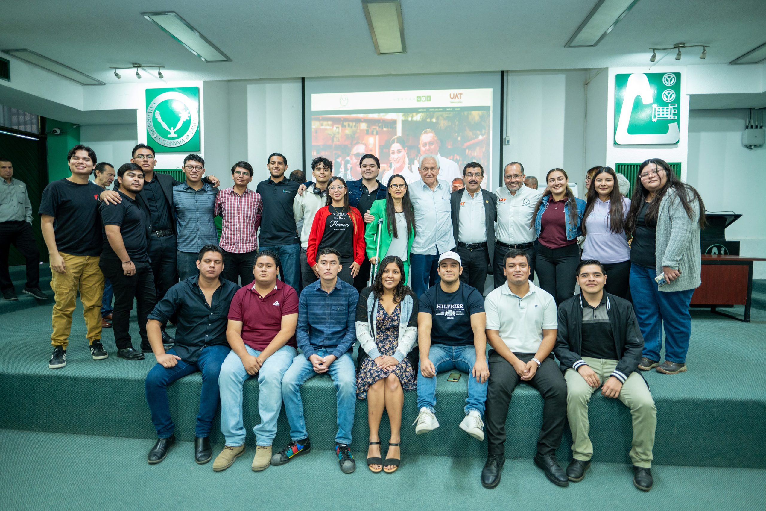 Decano de la UAT, Luis Navarro Roso, se despide de la cátedra con emotivo homenaje