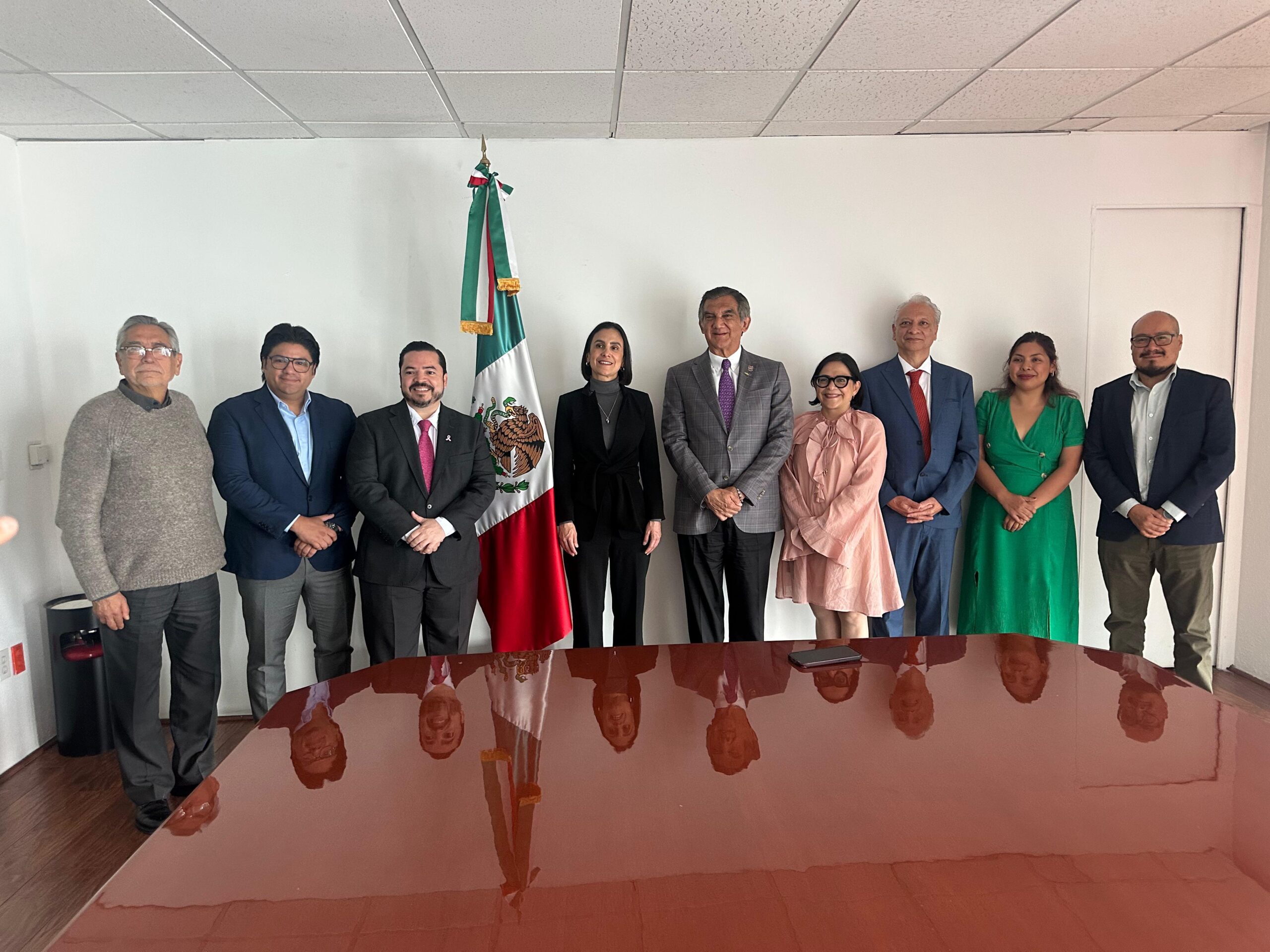 Consigue gobernador apoyos para recinto fiscal y proyectos de energía y gas