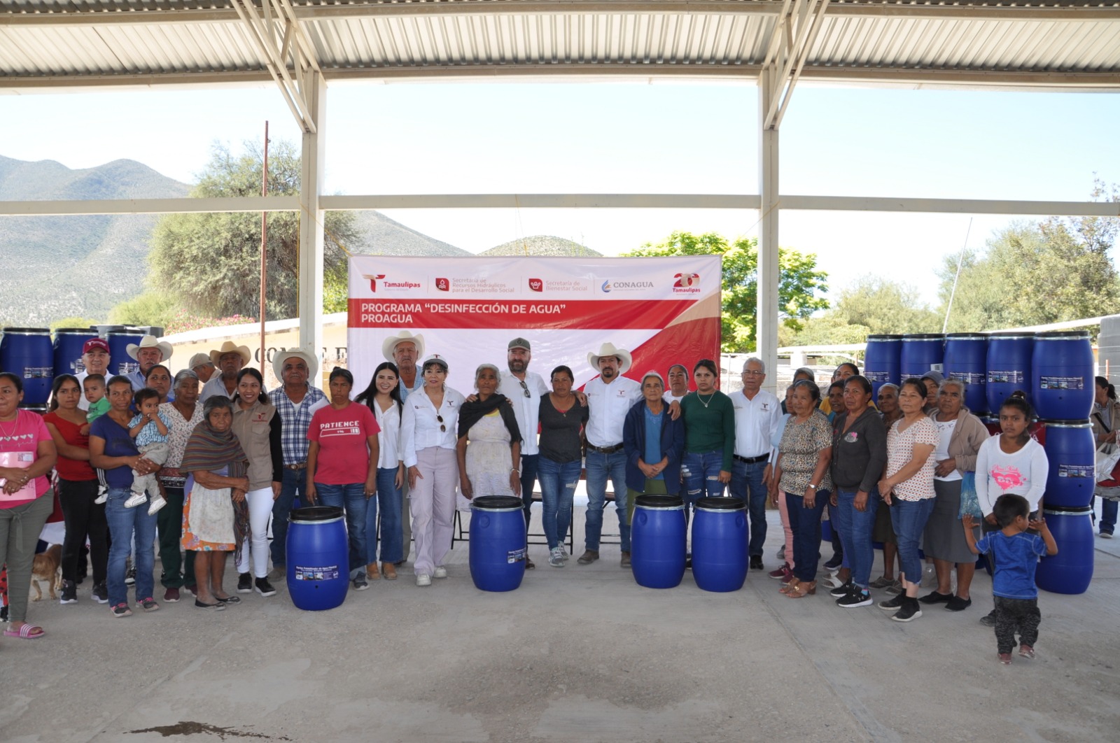 Recursos Hidráulicos da a más de 600 familias con dispositivos de filtros de agua