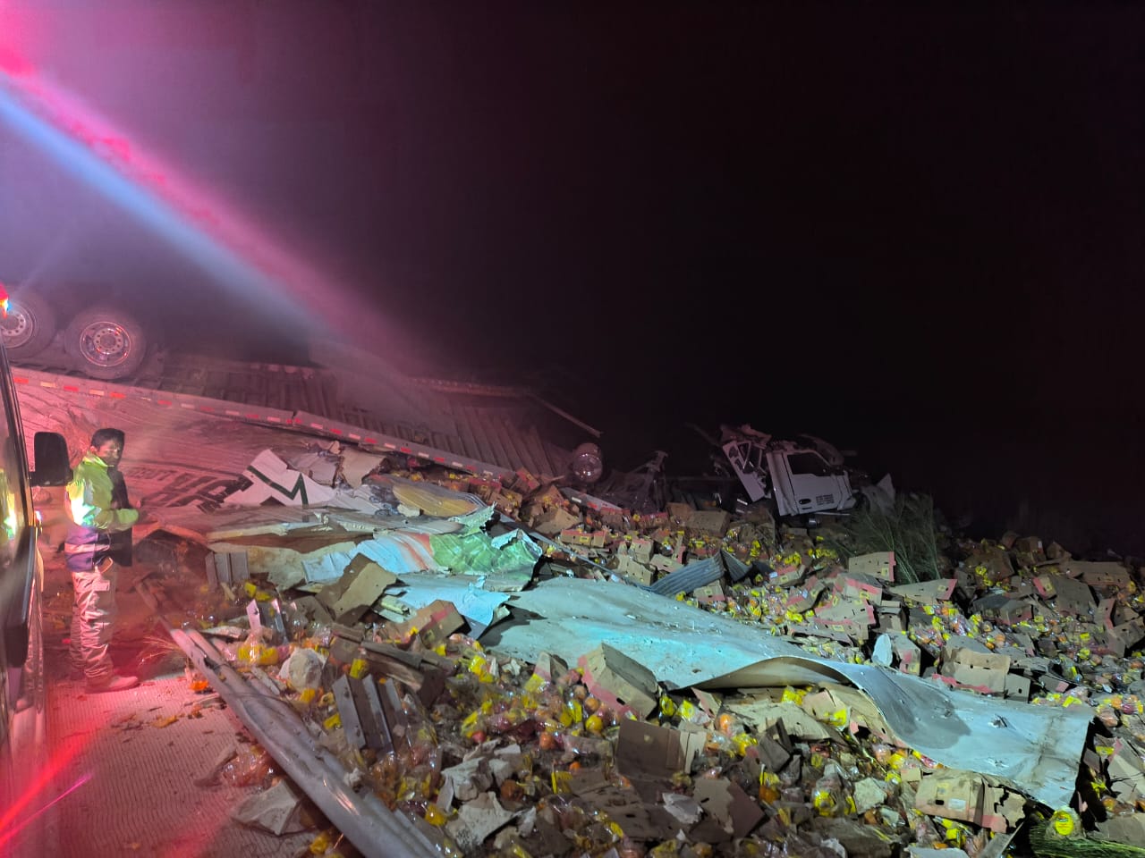 SE REGISTRA ACCIDENTE DE TRAILER EN LA MONTERREY-NUEVO LAREDO