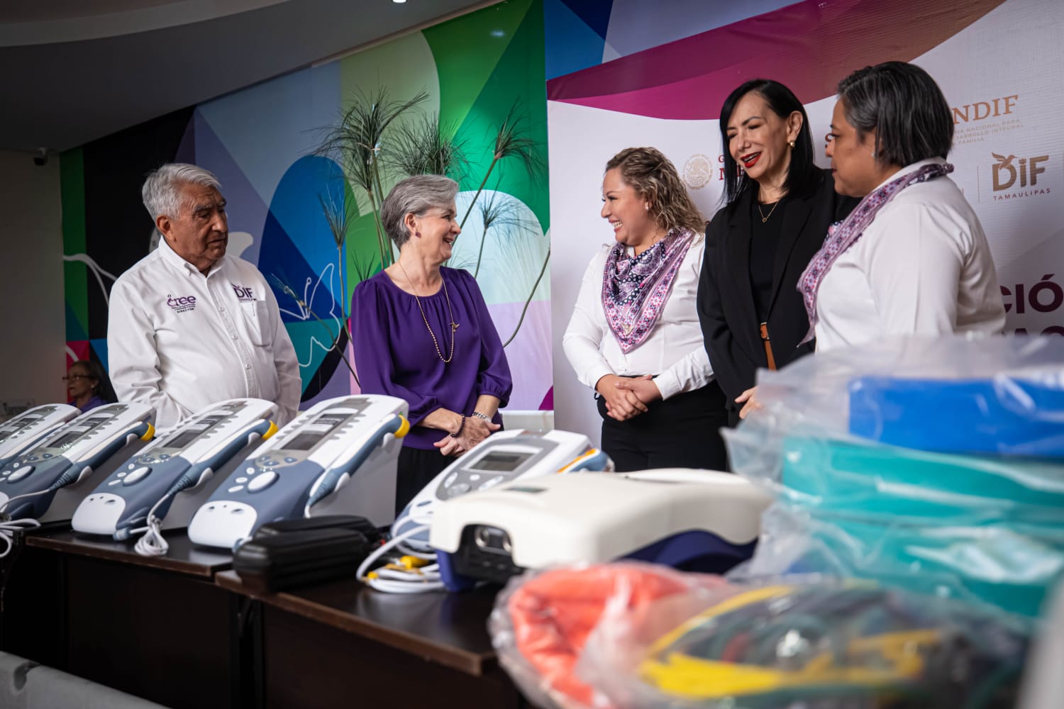 Entrega María de Villarreal prótesis y aparatos ortopédicos a pacientes de 21 municipios