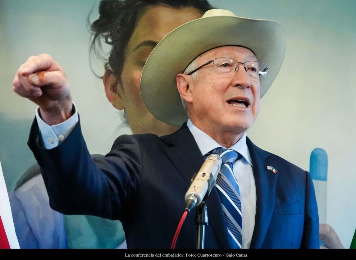 Ken Salazar: La estrategia de ‘abrazos, no balazos’ no funcionó