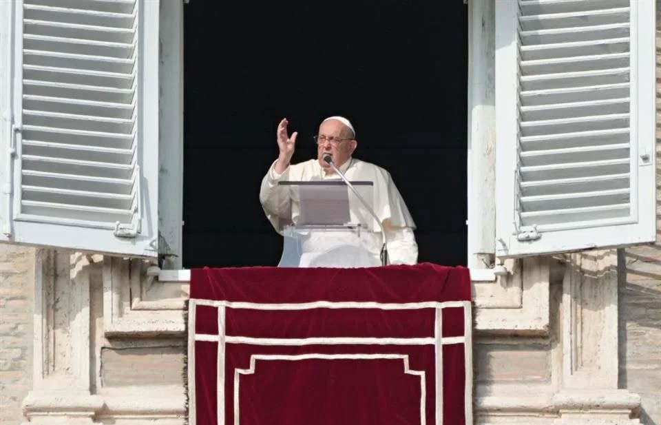 Recibe Papa Francisco a 16 ex rehenes de Hamas