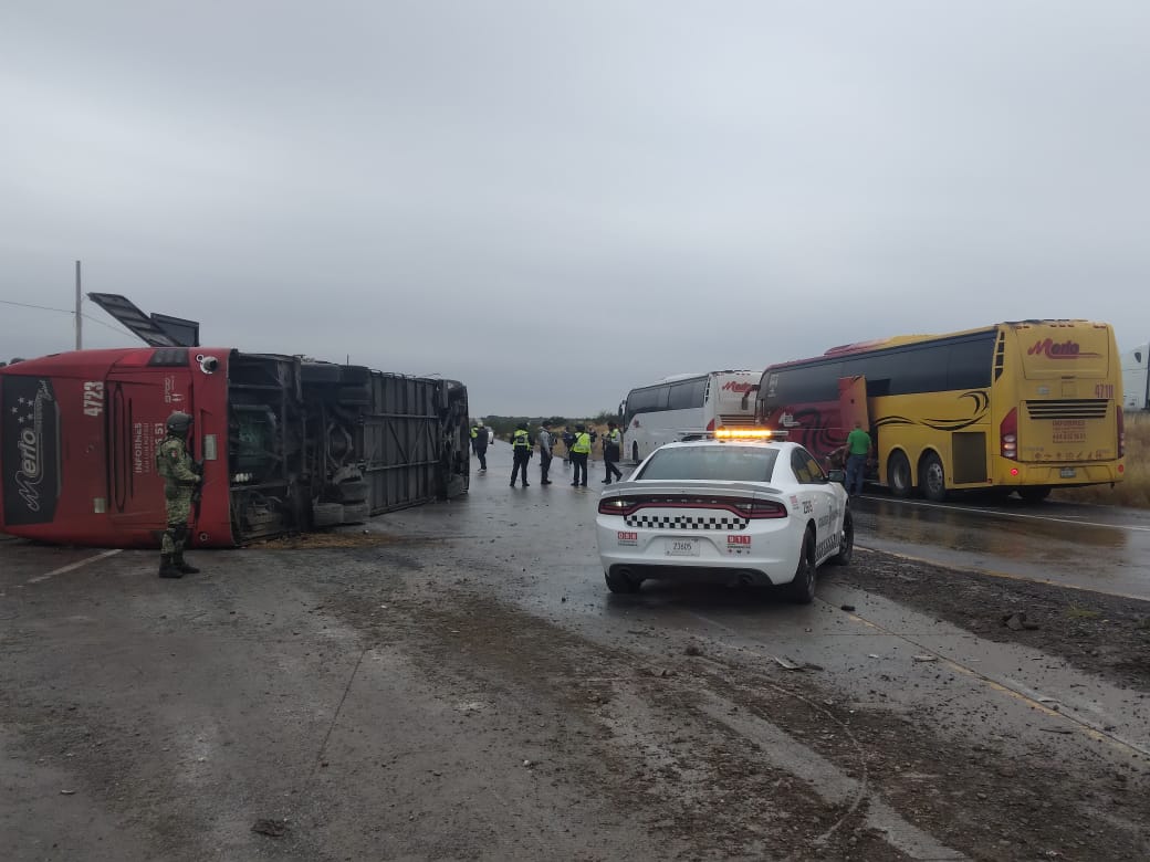 Siete personas resultan lesionadas tras volcadura en Libramiento México II