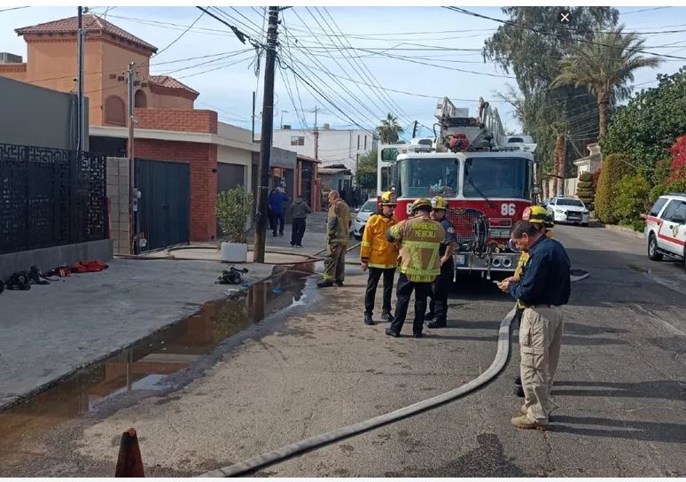 Hombre de 55 años apuñala a su madre y luego incendia su casa con ella adentro en Mexicali