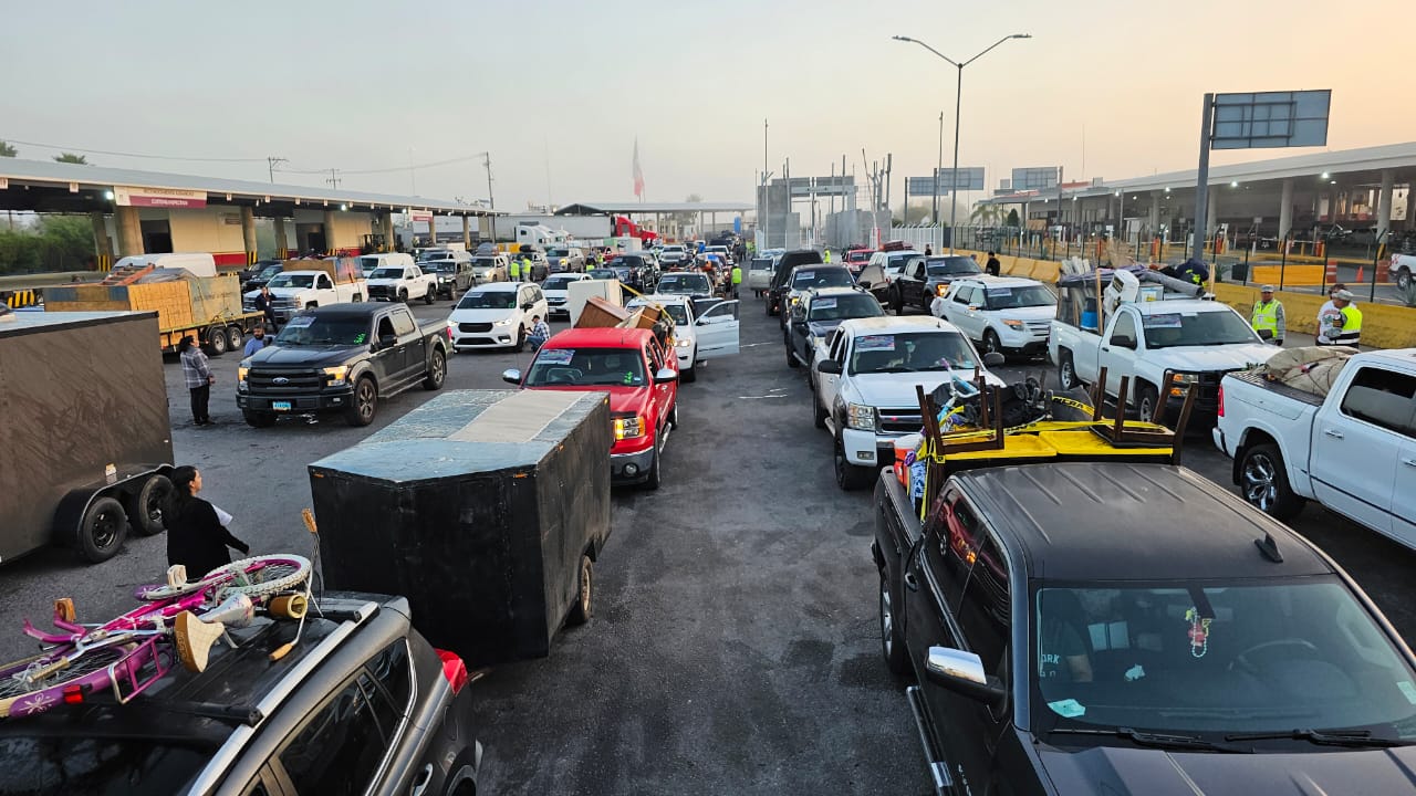 Cruza Caravana de Paisanos a México