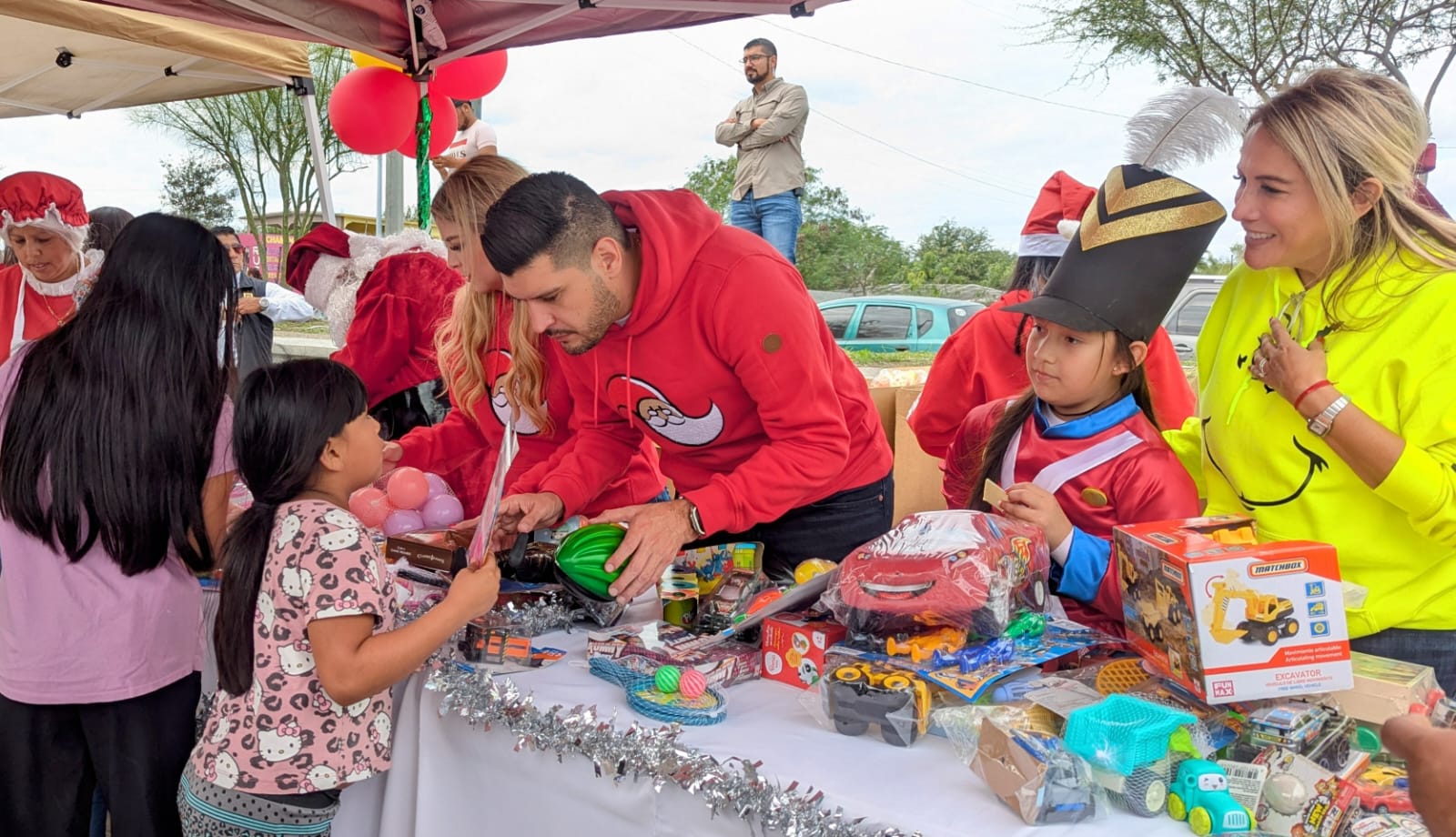 Lleva Alberto Granados y la Secretaría de Bienestar una espectacular posada a la Col. Santa María